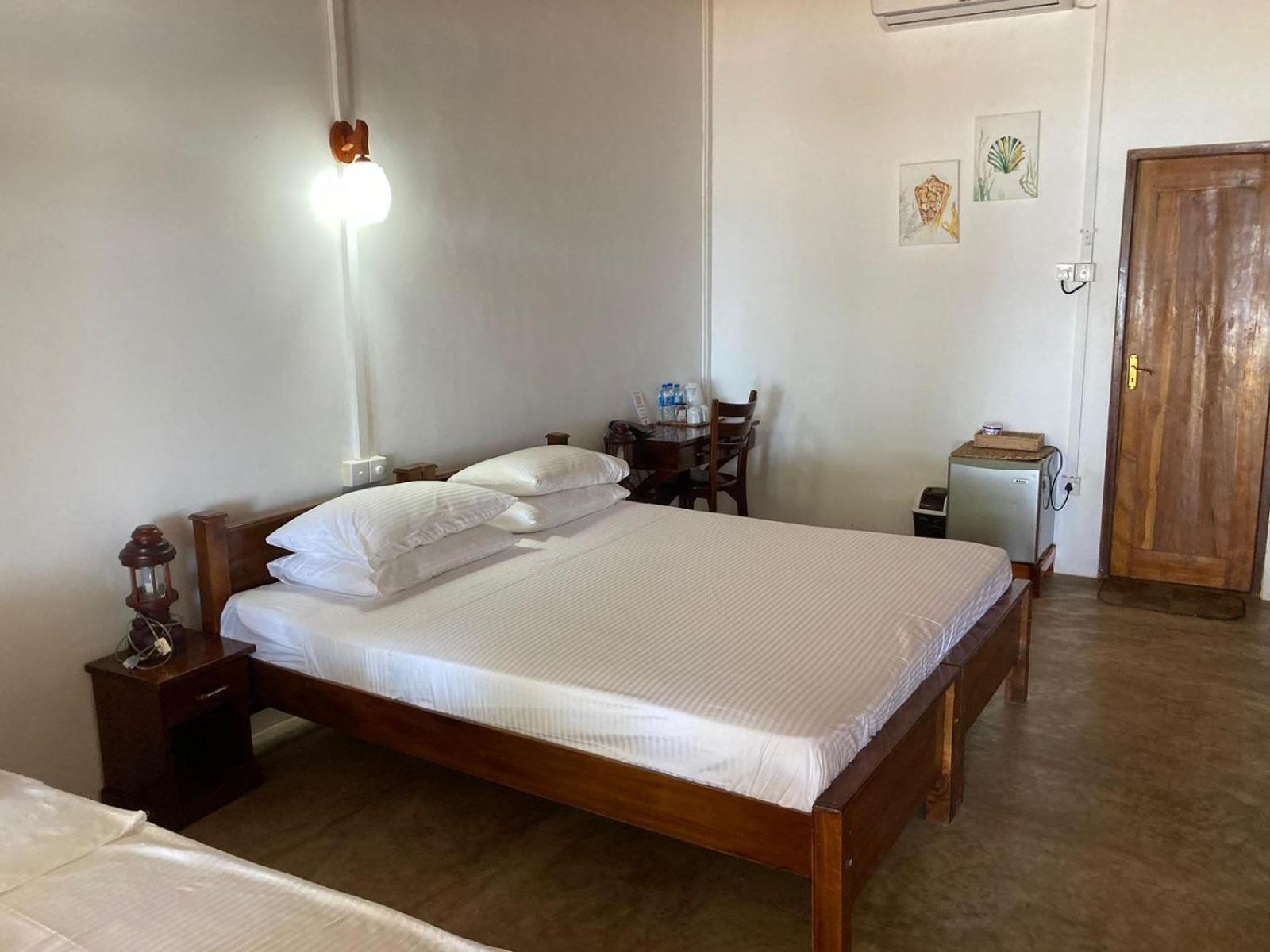 Pearl Oceanic Resort - ตรินโคมาลี ภายนอก รูปภาพ
