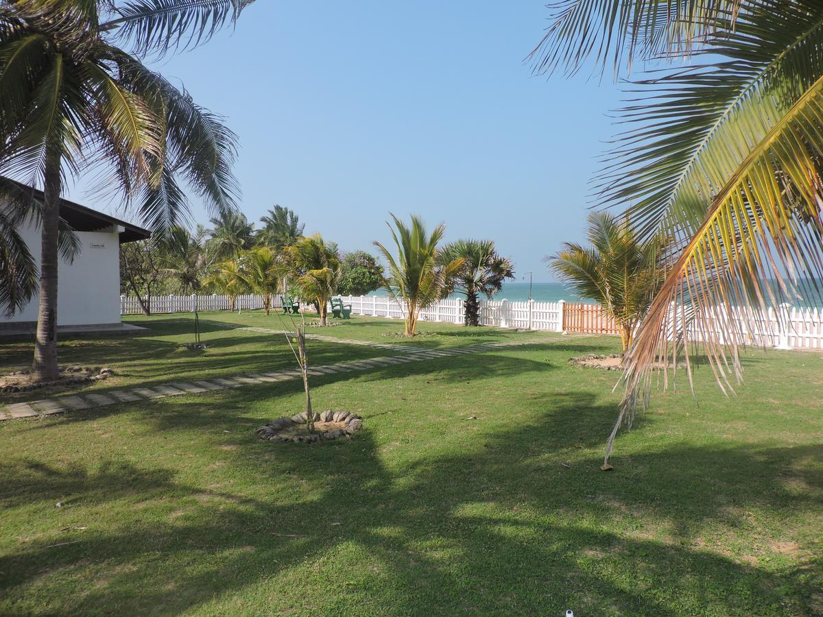 Pearl Oceanic Resort - ตรินโคมาลี ภายนอก รูปภาพ